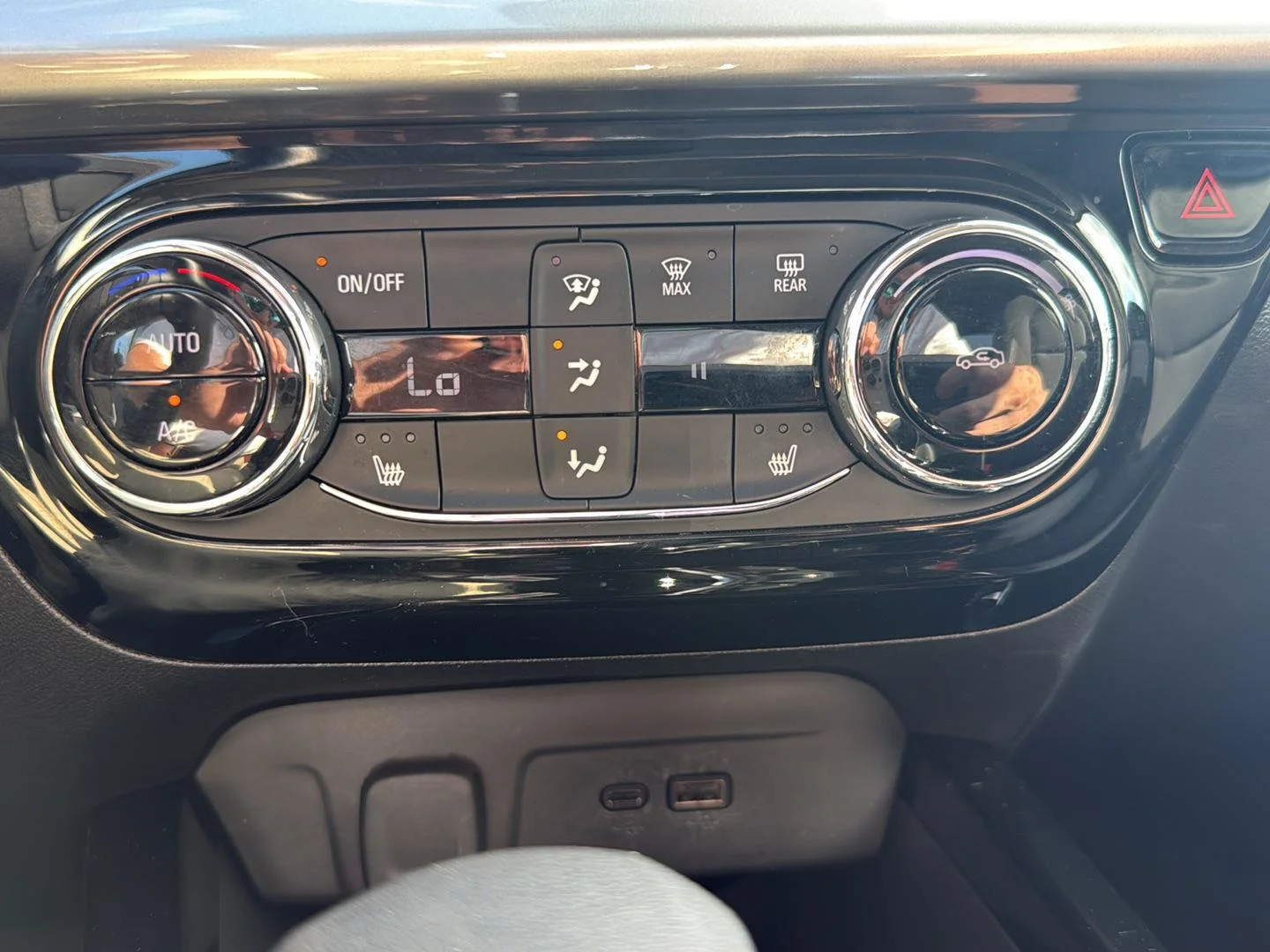 Used 2025 Summit White Chevrolet LT image 19