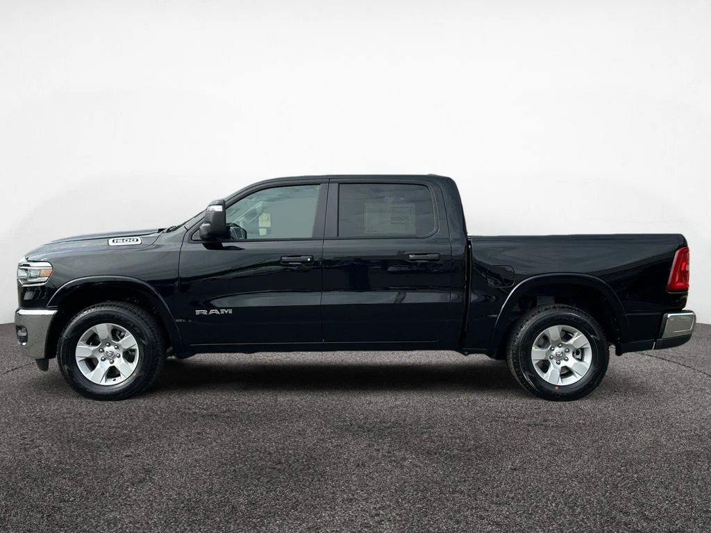New 2026 Diamond Black Crystal Pearl-Coat Exterior Paint RAM Big Horn/Lone Star image 2