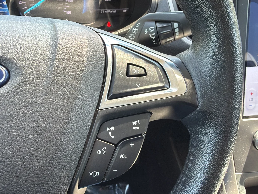 Used 2022 Green Ford SEL image 14