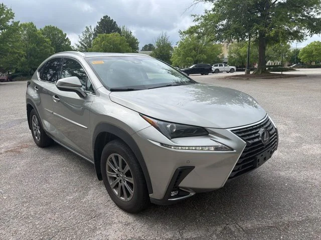 Used 2018 Silver Lexus 300h image 7