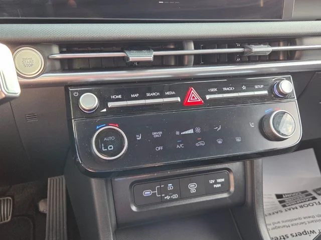 Used 2025 Gray Hyundai SEL Convenience image 19