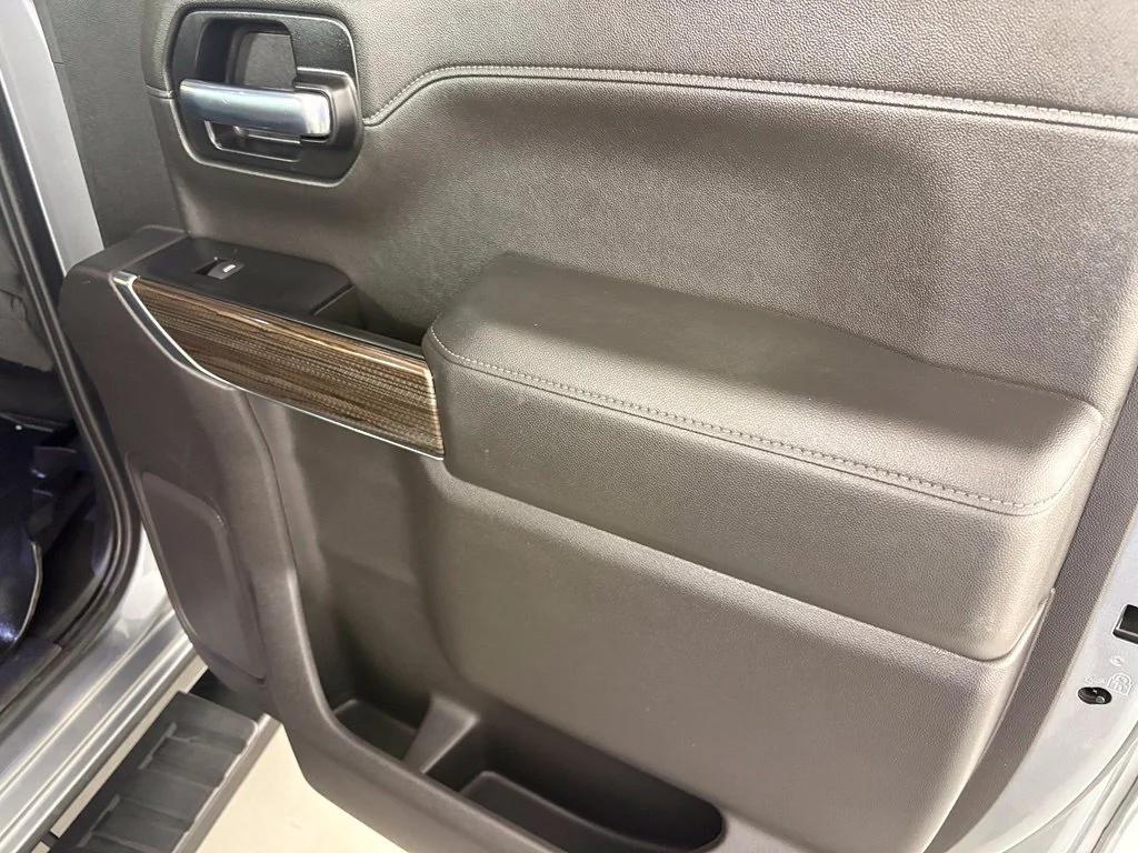 Used 2020 Gray Chevrolet RST image 47