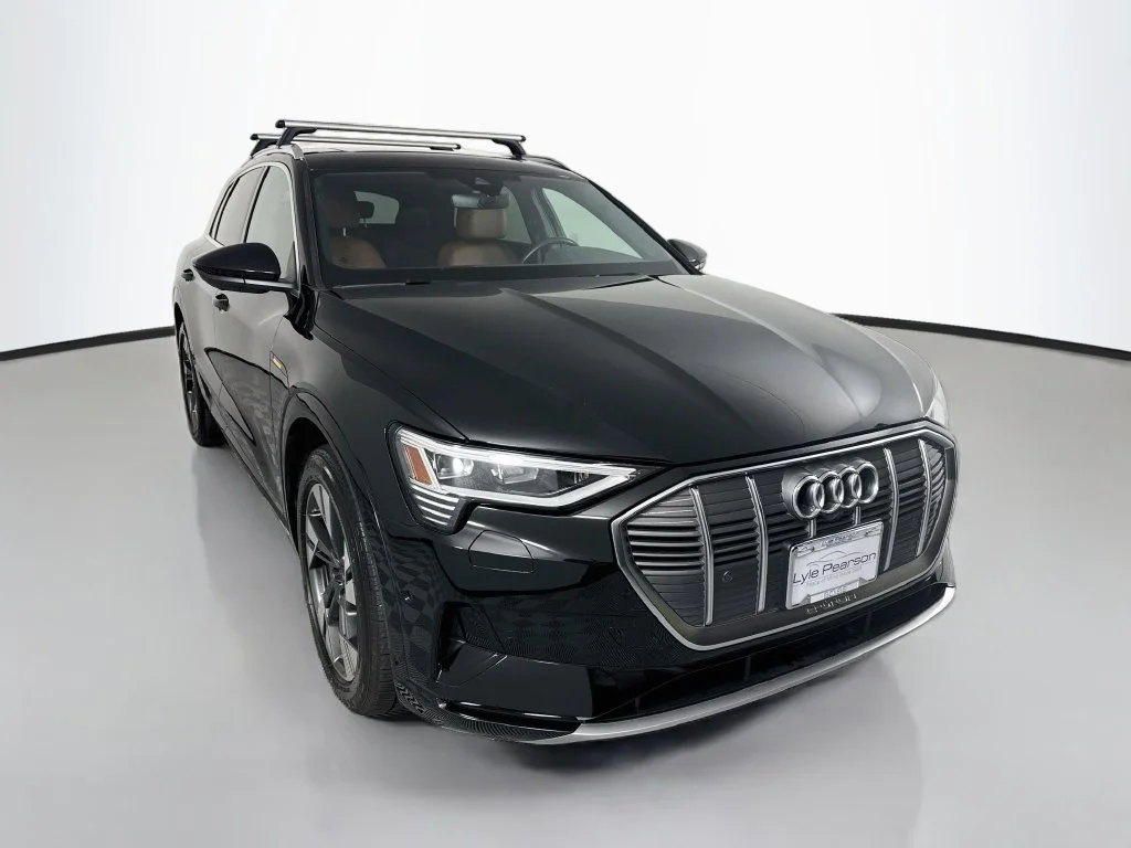 Used 2022 Mythos Black Metallic Audi Premium Plus image 7