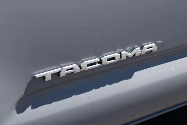 Used 2019 Silver Toyota SR5 image 9