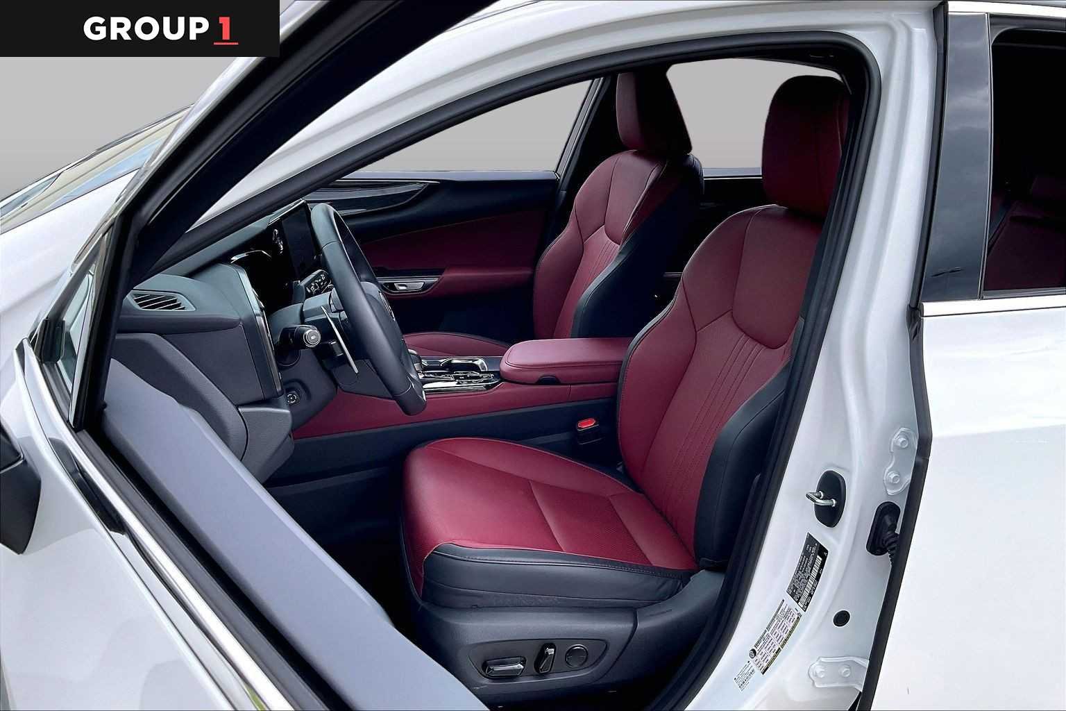 Used 2026 Ultra White Lexus Premium image 7