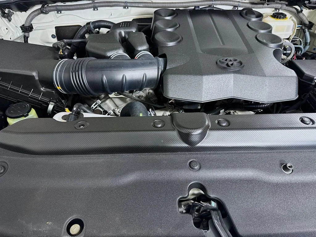 Used 2014 White Toyota Limited image 38