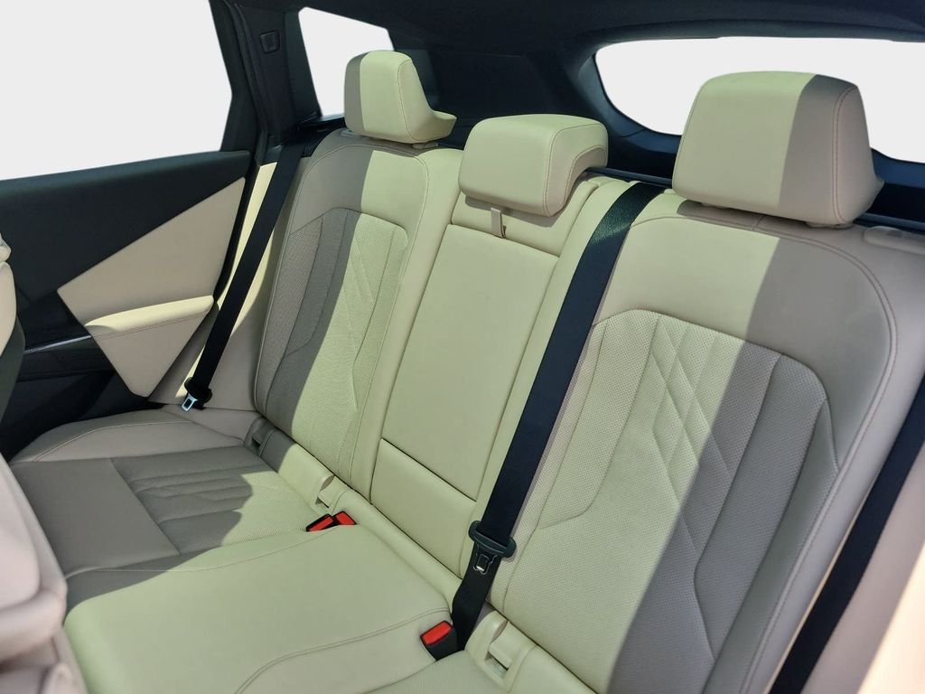 New 2026 Black Sapphire Metallic BMW 30 xDrive image 19