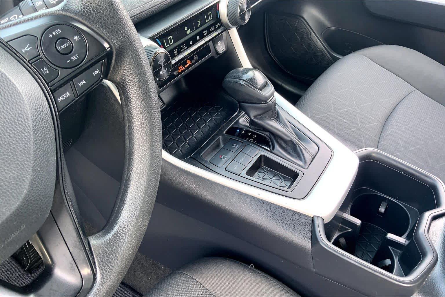 Used 2025 Ice Cap Toyota XLE image 16