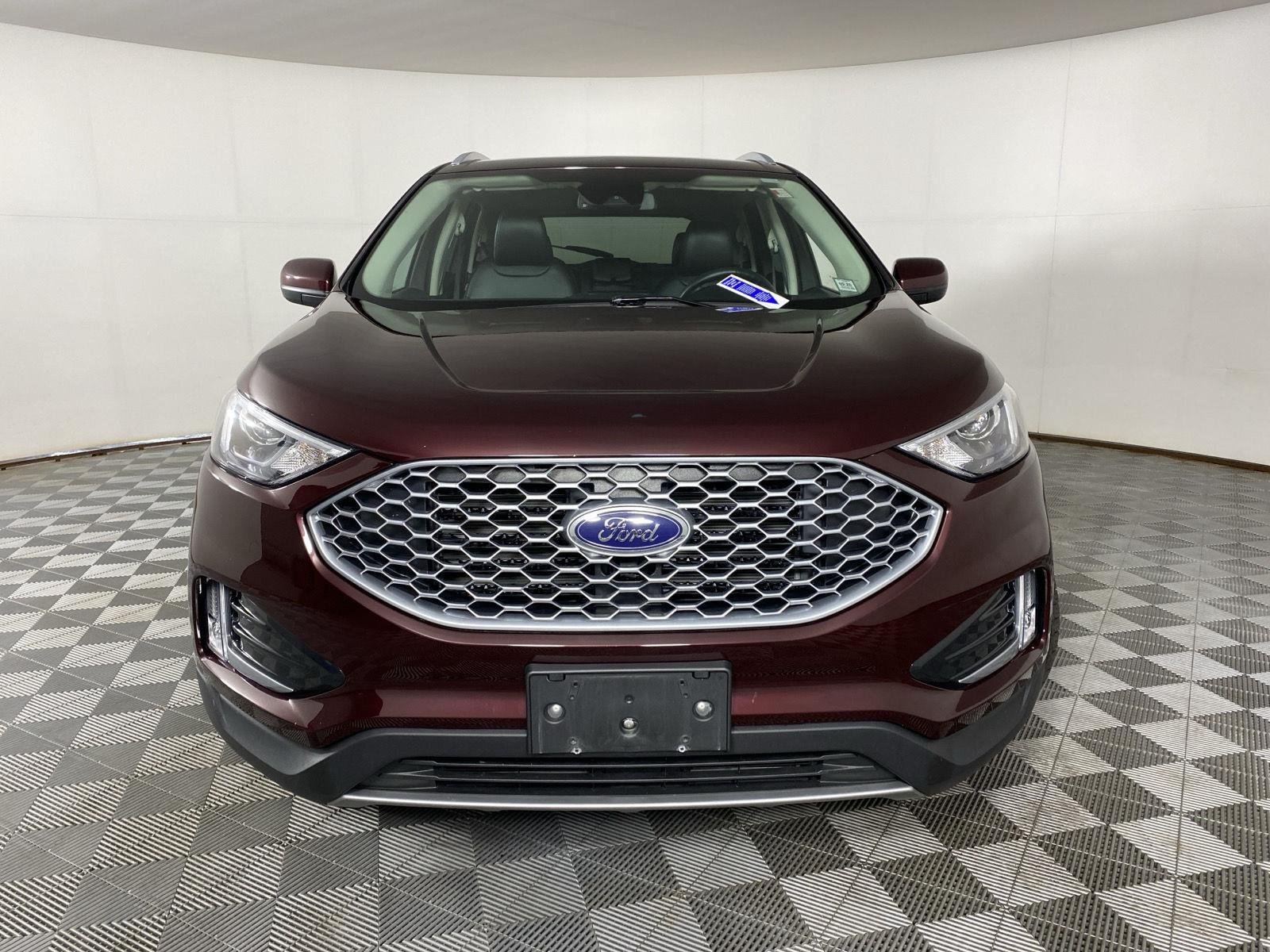 Used 2024 Burgundy Velvet Metallic Tinted Clearcoat Ford SEL image 5