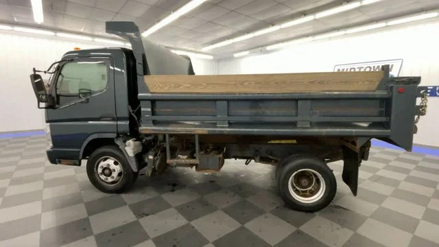 Used 2008 Green Mitsubishi  image 5