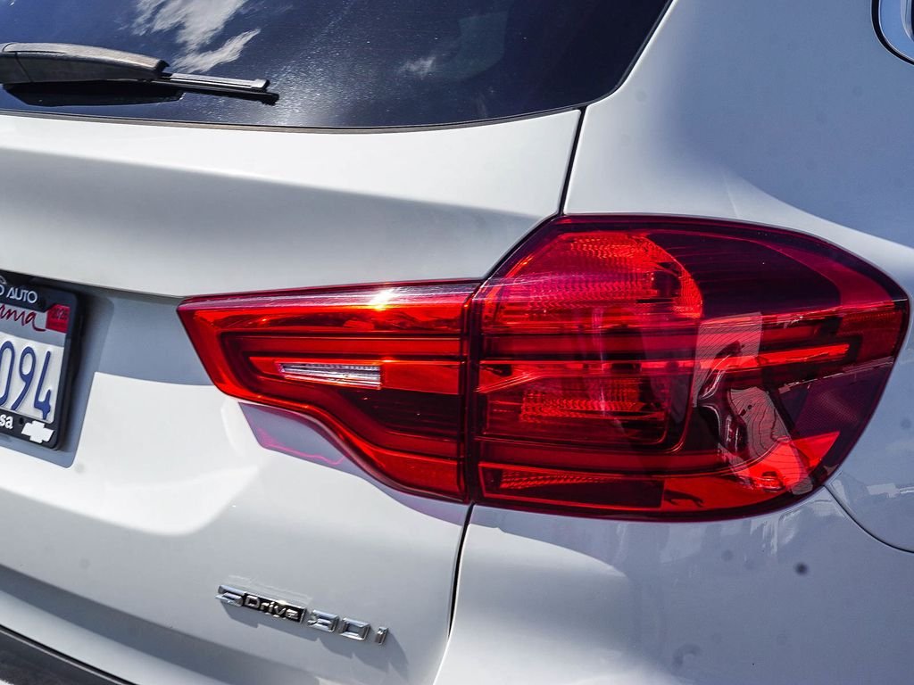 Used 2019 White BMW sDrive30i image 7