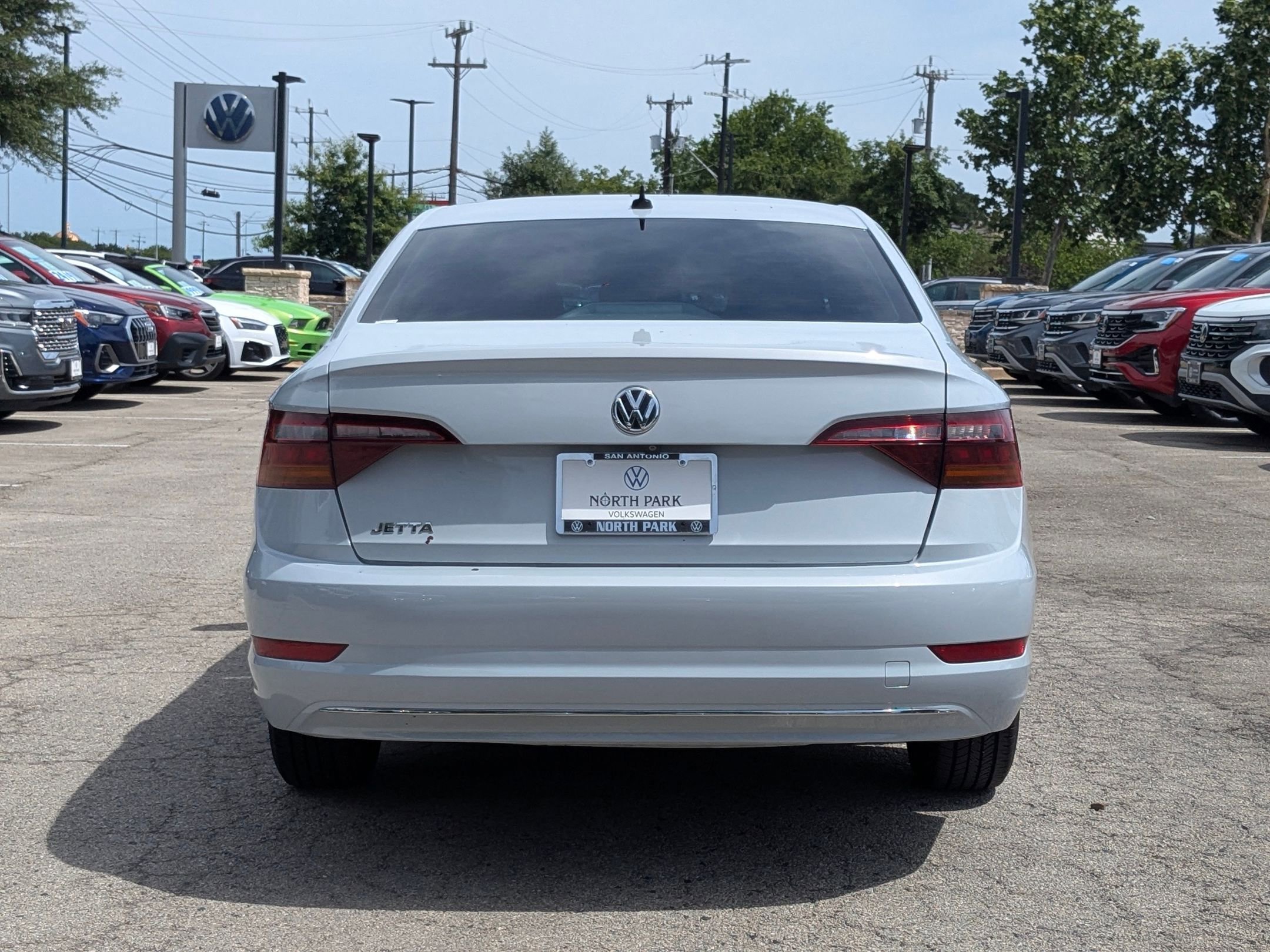 Used 2019 White Silver Metallic Volkswagen 1.4T S image 4