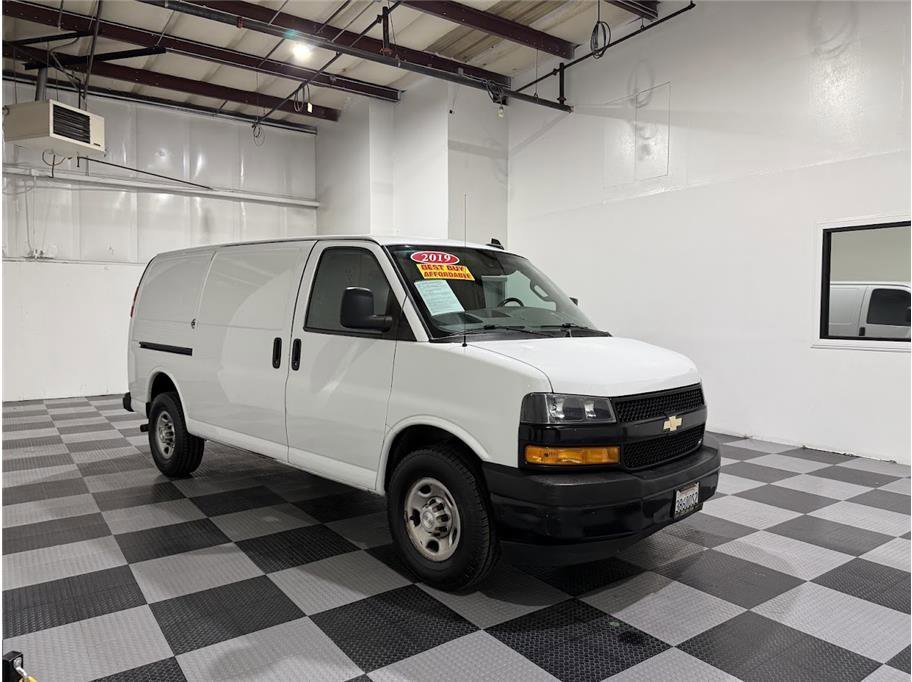 2019 Chevrolet Express Cargo Van photo 2