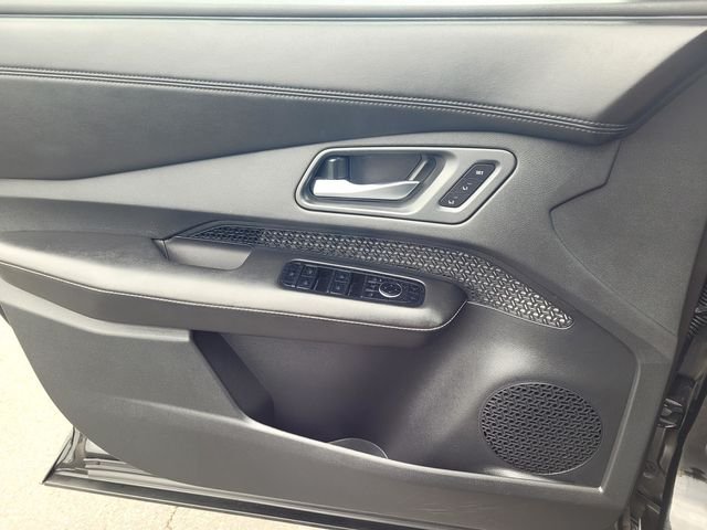 Used 2023 Black Nissan ENGAGE image 14