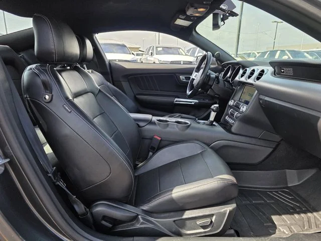 Used 2020 Magnetic Ford GT Premium image 25