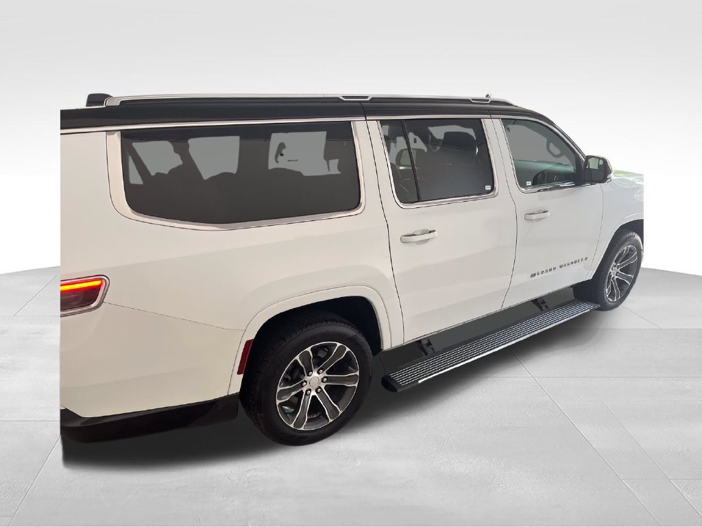 Used 2024 White Jeep Base image 5