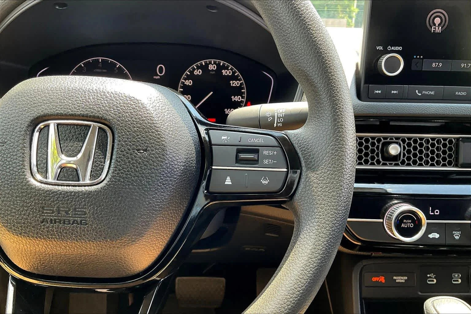 Used 2025 Platinum White Pearl Honda LX image 24
