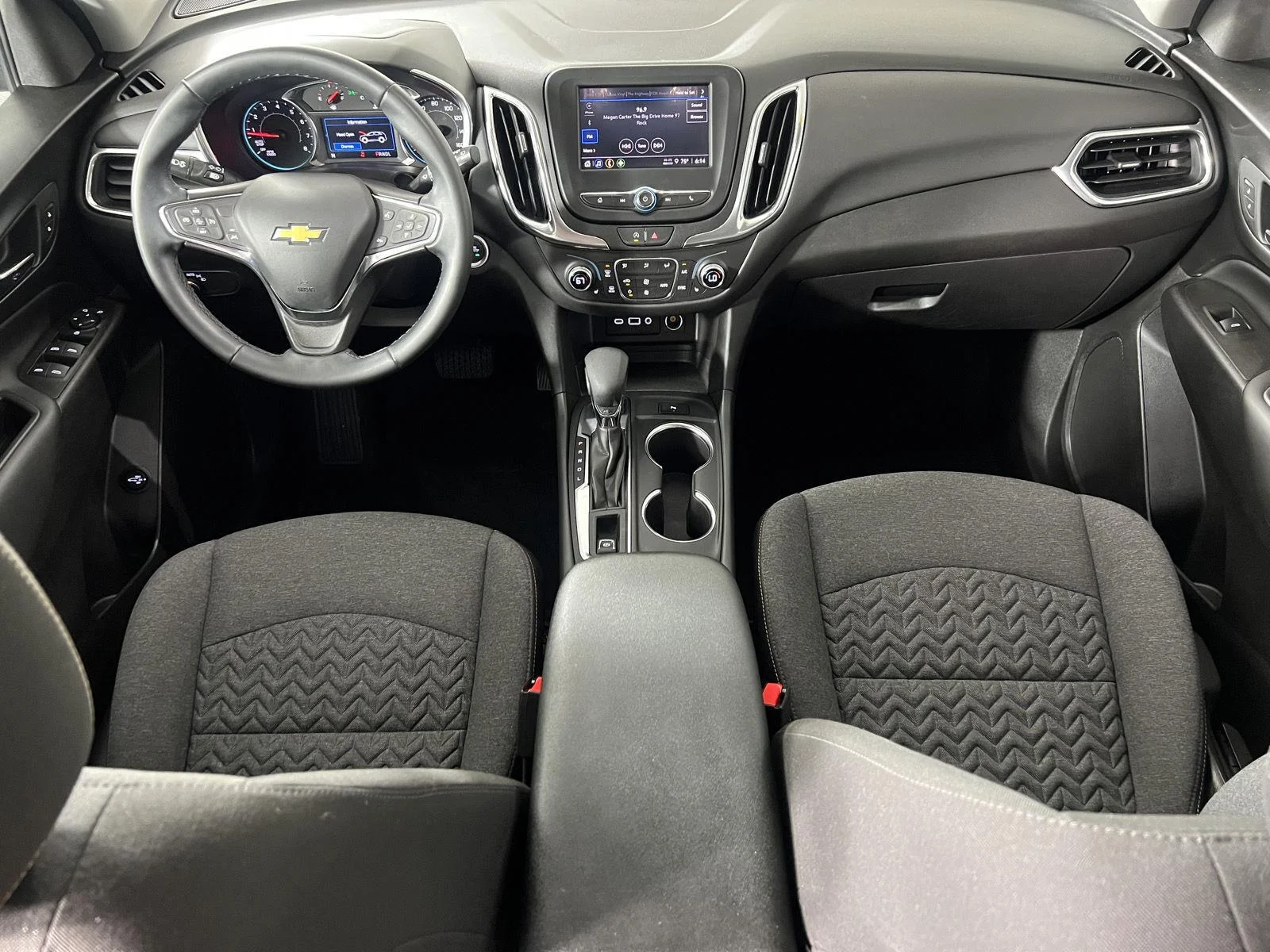 Used 2024 Mosaic Black Metallic Chevrolet LT image 19