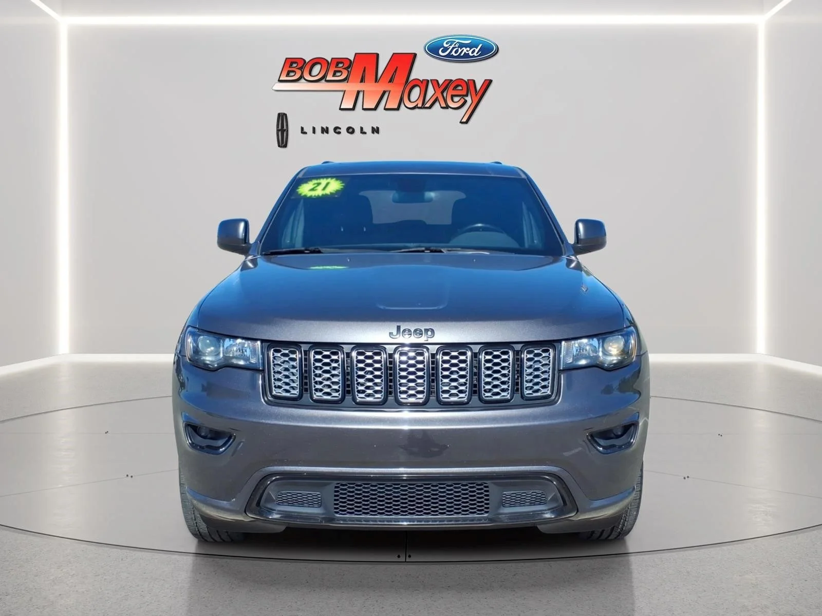 Used 2021 Granite Crystal Metallic Clearcoat Jeep Laredo X image 2