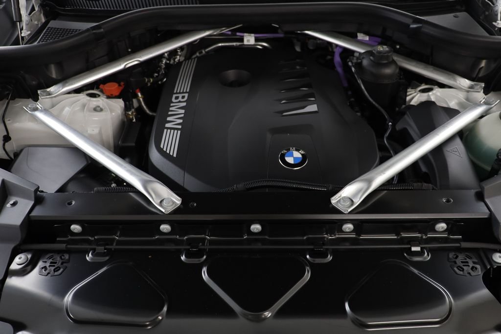 New 2026 Alpine White BMW xDrive40i image 24