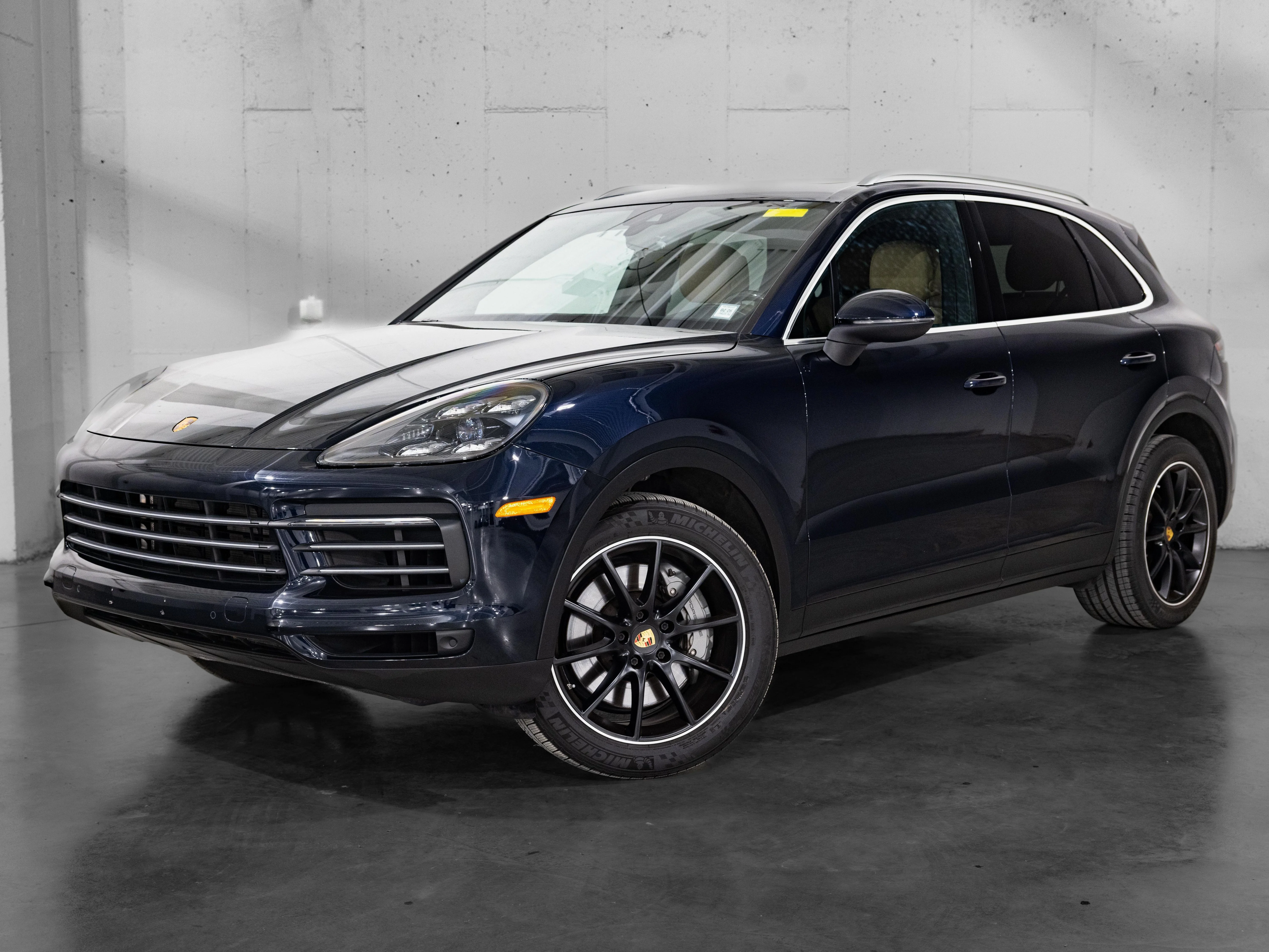 2023 Porsche Cayenne S's photo