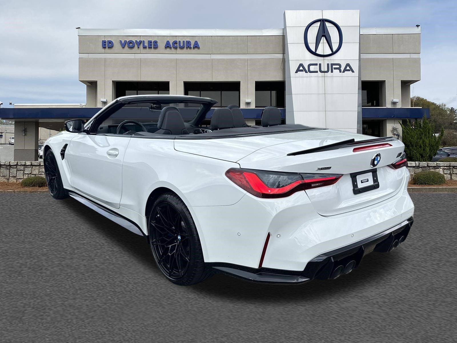 Used 2024 Alpine White BMW Competition xDrive image 7