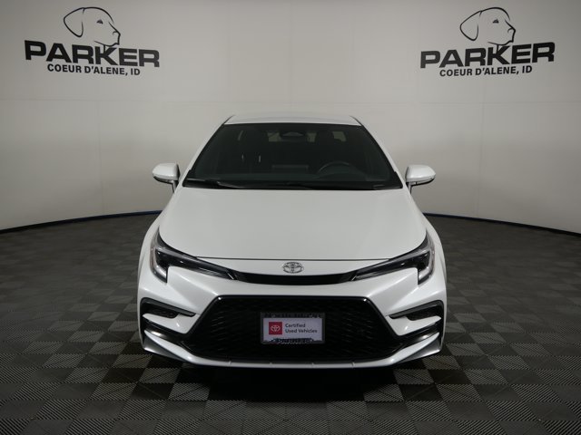 Used 2025 Wind Chill Pearl Toyota SE image 3