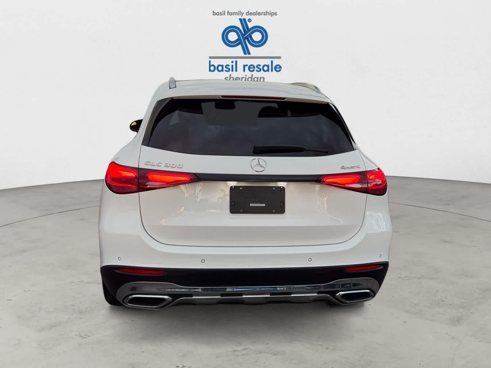 Used 2025 Polar White Mercedes-Benz GLC 300 image 6