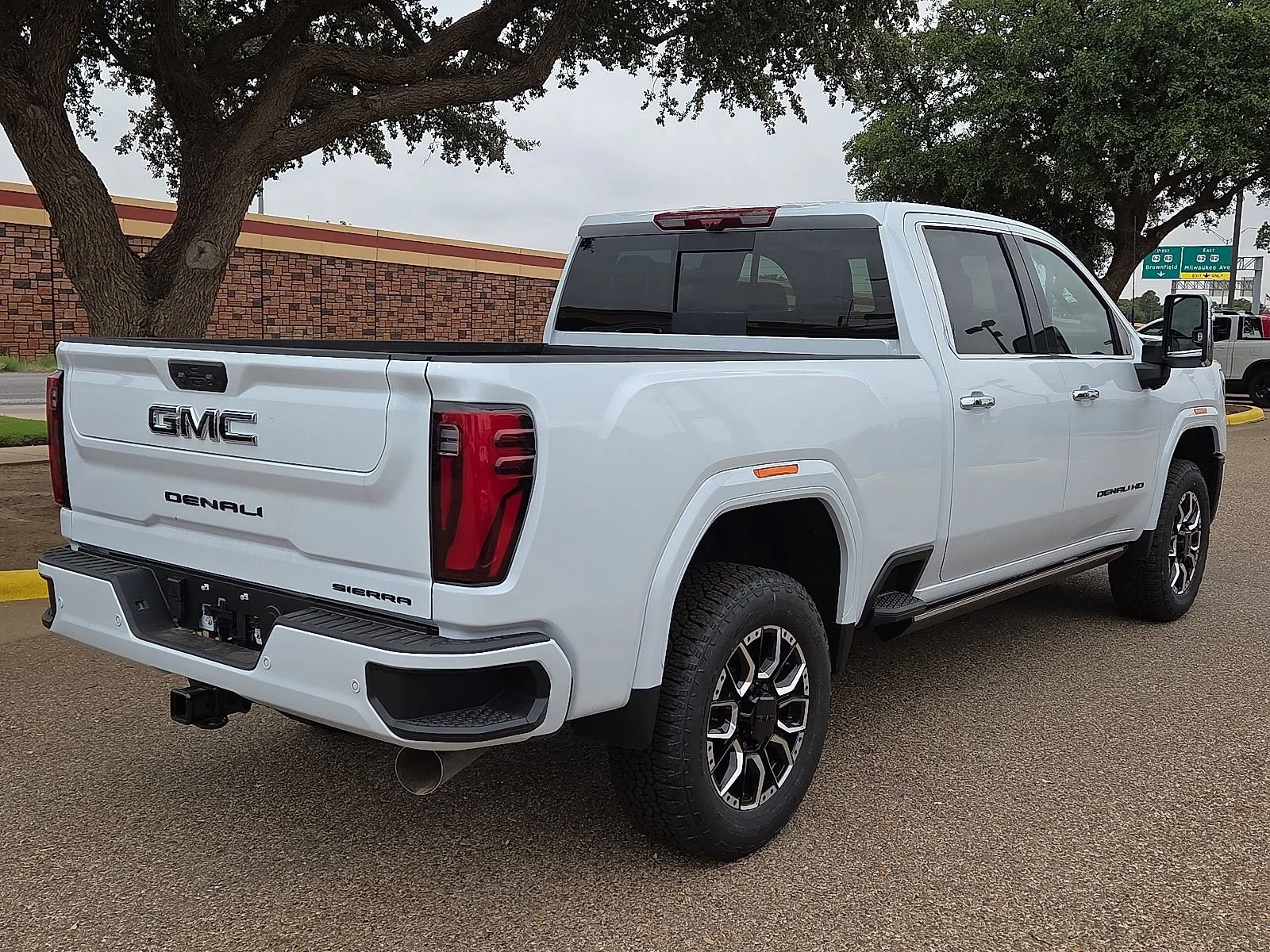 2026 GMC Sierra 2500HD Denali Ultimate - Photo 4