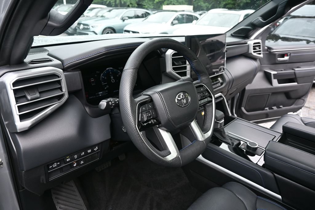 Used 2022 Silver Toyota Platinum image 6