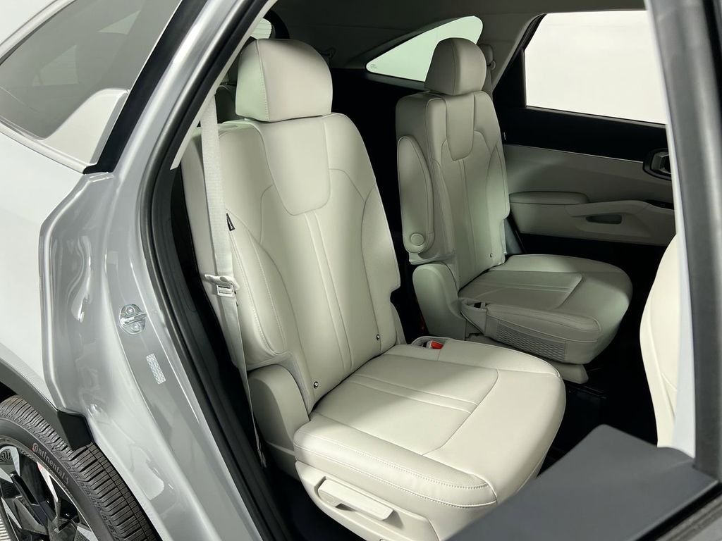 New 2026 Wolf Gray Kia EX image 24