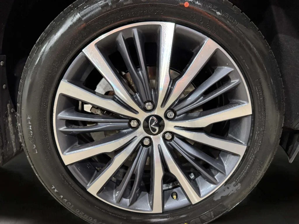 Used 2023 Mineral Black INFINITI Sensory image 36