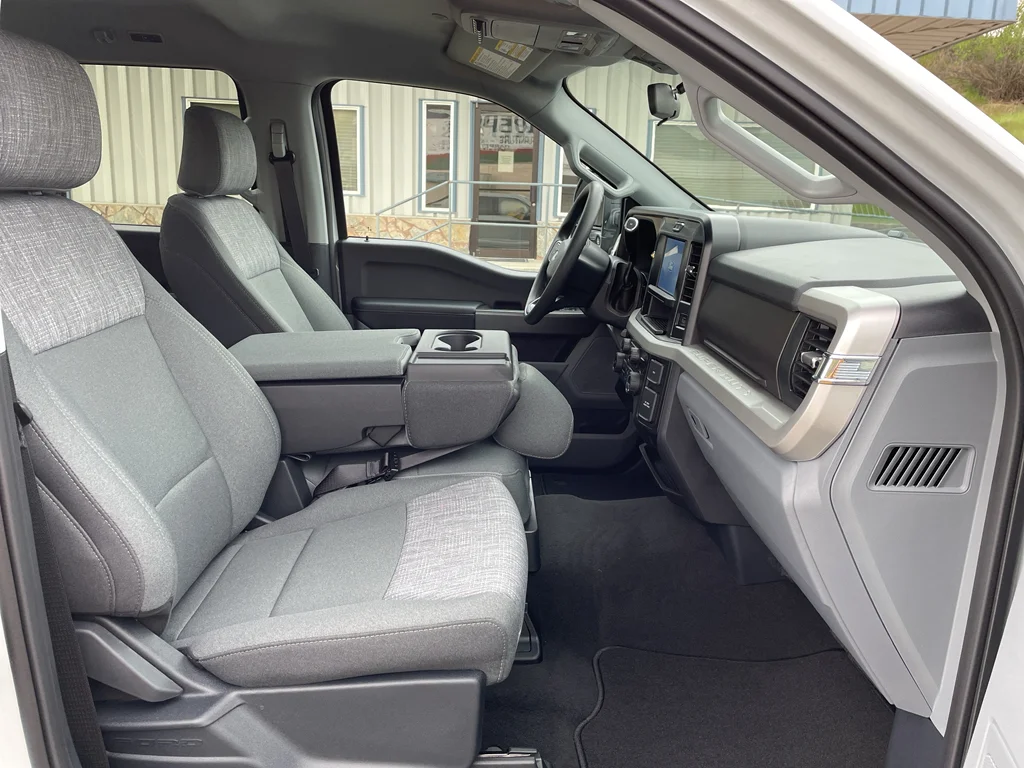 New 2026 Avalanche Ford F-350® XLT image 20
