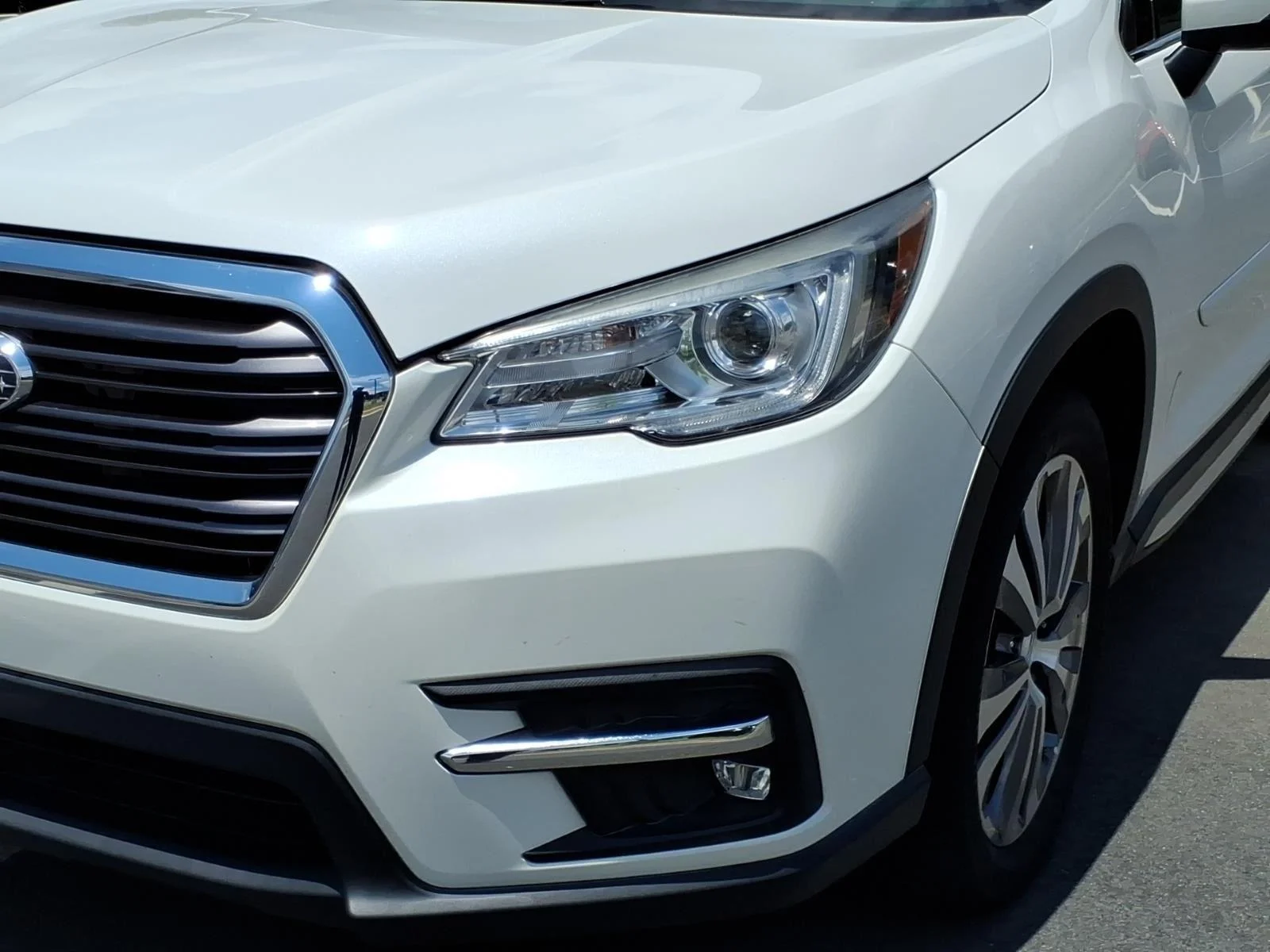 Used 2022 Crystal White Pearl Subaru Limited image 15