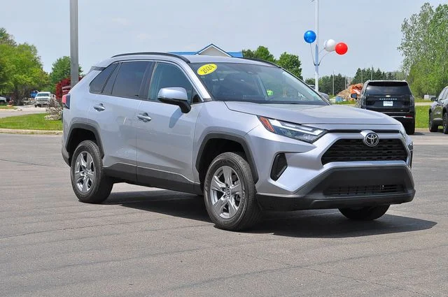 2024 Toyota RAV4 XLE FWD's photo