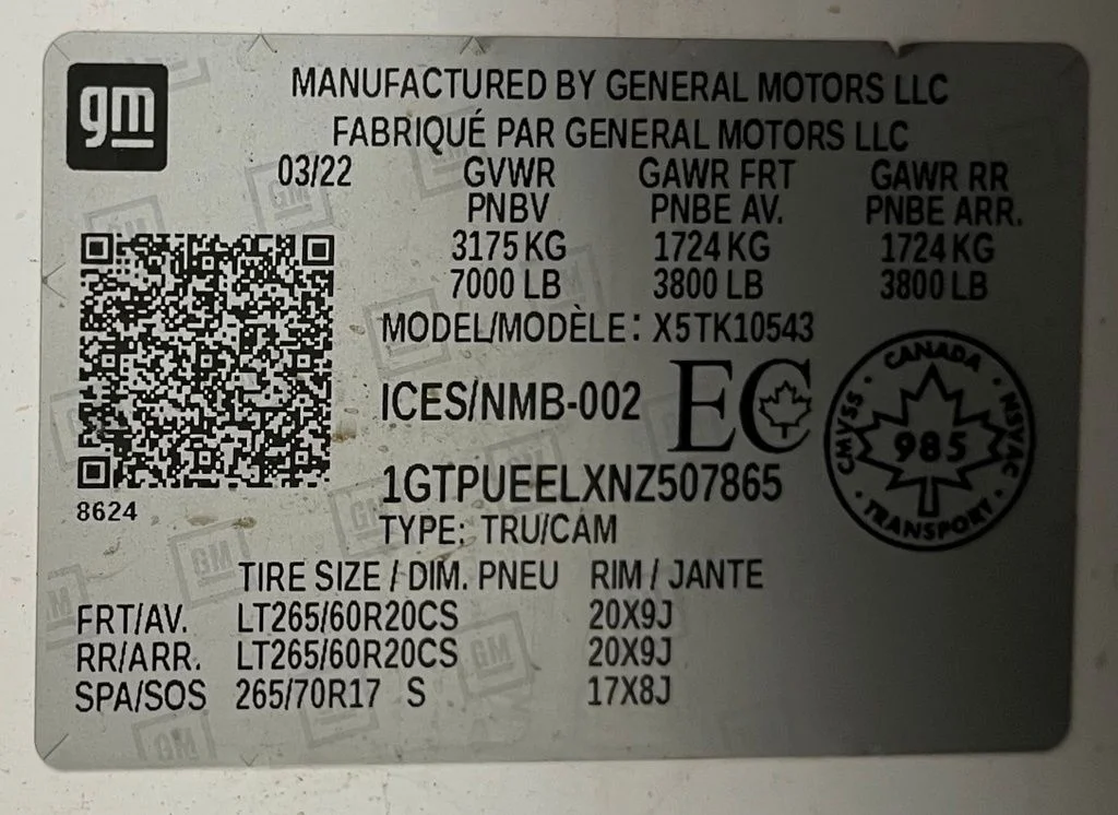 Used 2022 White GMC AT4 image 58