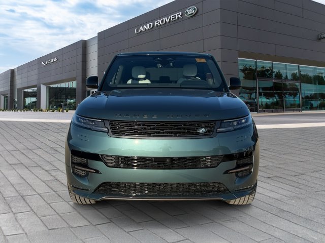 New 2026 Giola Green Land Rover Dynamic SE image 8