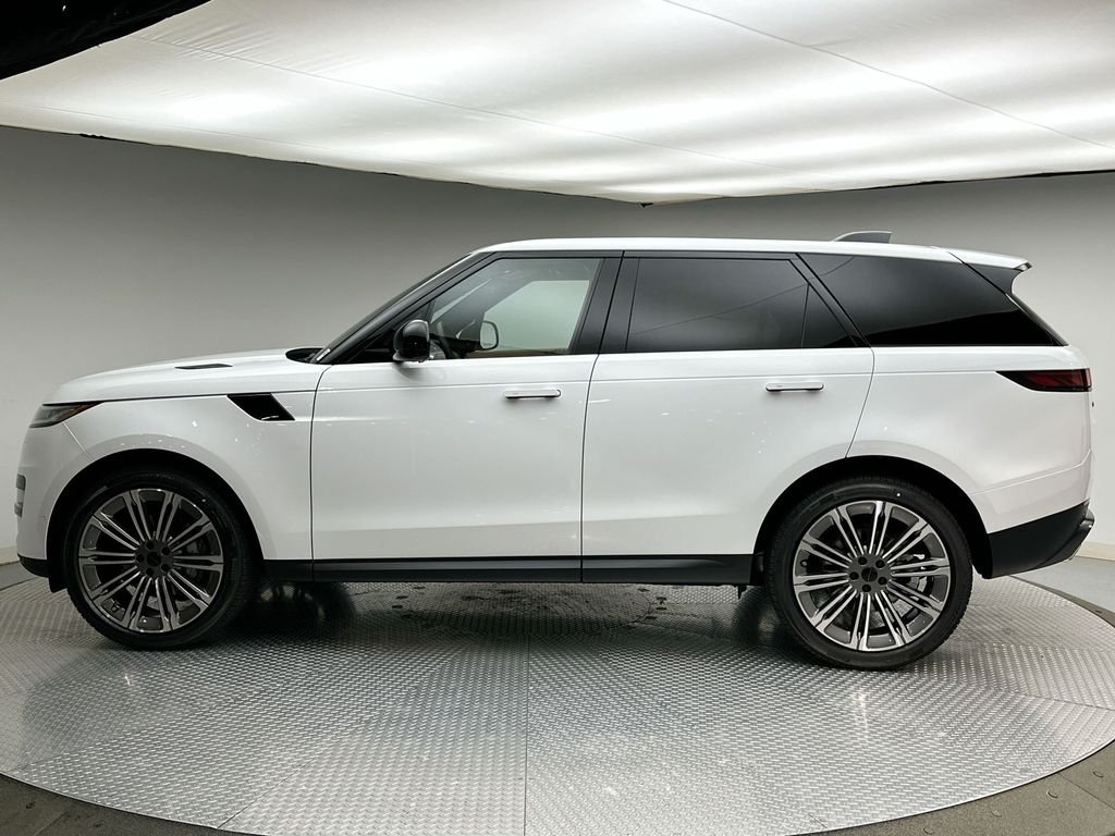 New 2026 Fuji White Land Rover SE image 10