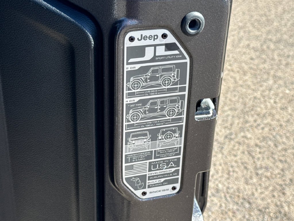 Used 2024 Gray Jeep Sport S 4xe image 14