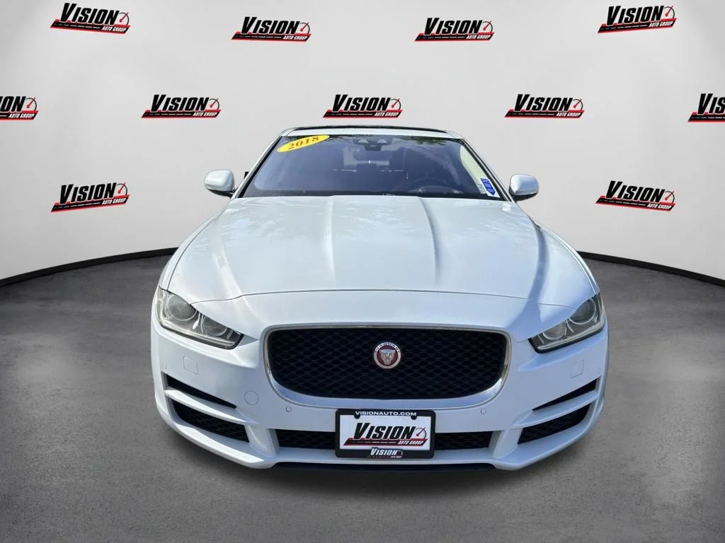 Used 2018  Jaguar 35t Portfolio Limited Edition image 2