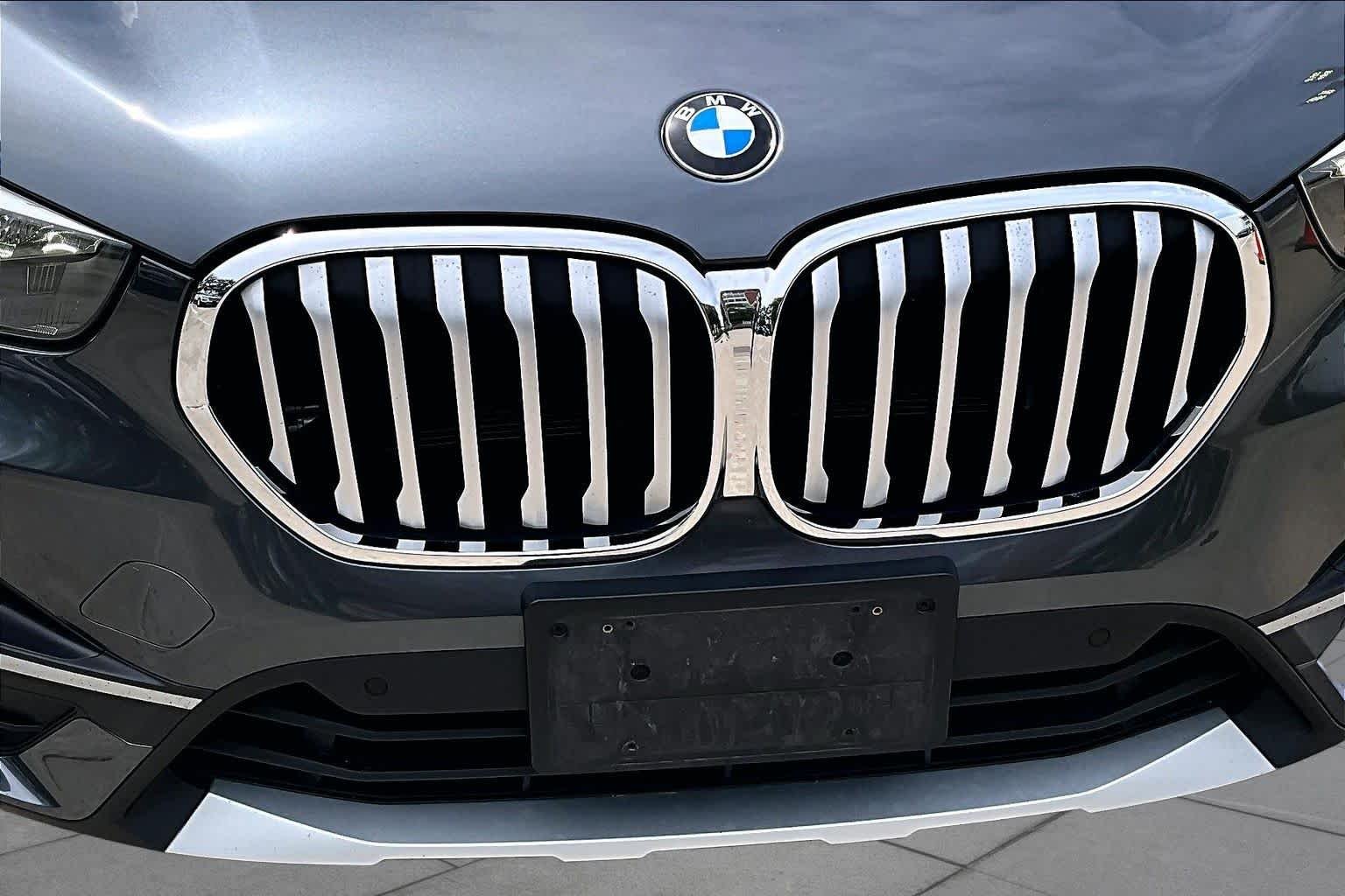 Used 2020 Mineral Gray Metallic BMW sDrive28i image 27