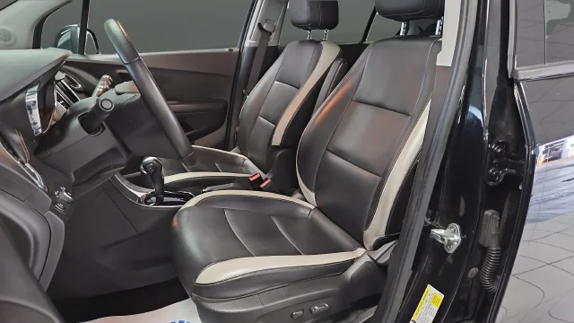 Used 2018 Black Metallic Chevrolet Premier image 9
