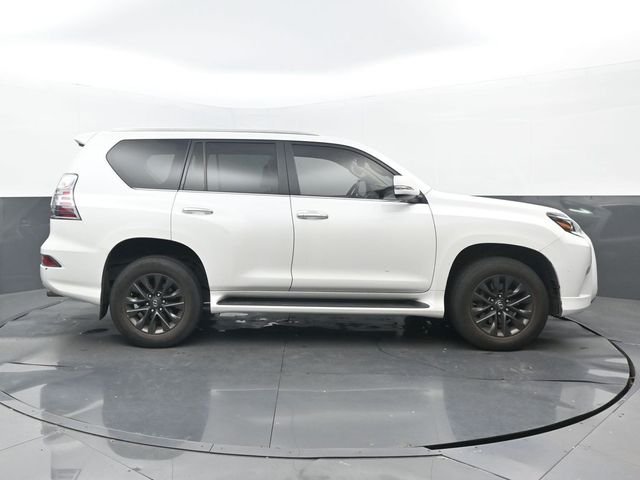Used 2021 Starfire Pearl Lexus 460 image 2