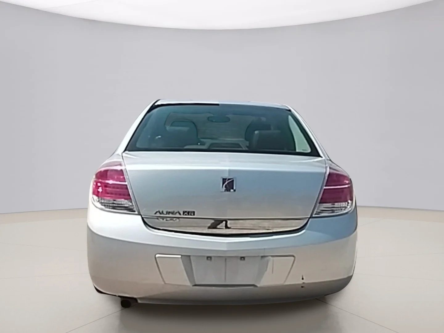 Used 2009 Silver Saturn XR image 4