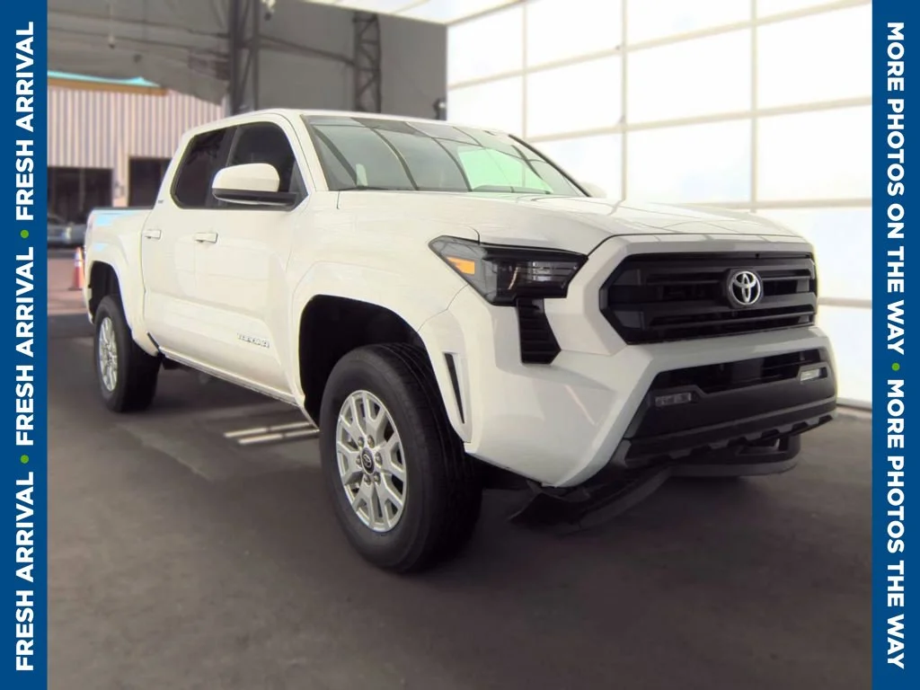 Used 2025 White Toyota SR5 image 1