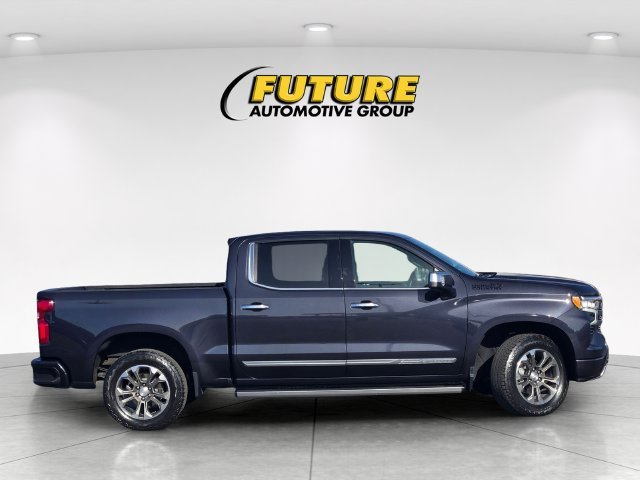 Used 2023 Gray Chevrolet High Country image 3