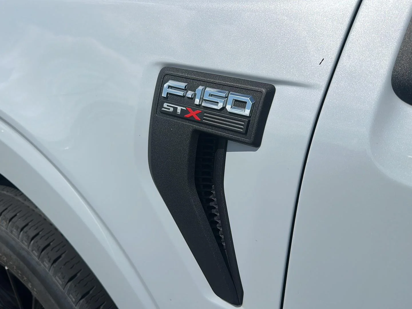 Used 2021 Space Gray Ford XL image 9