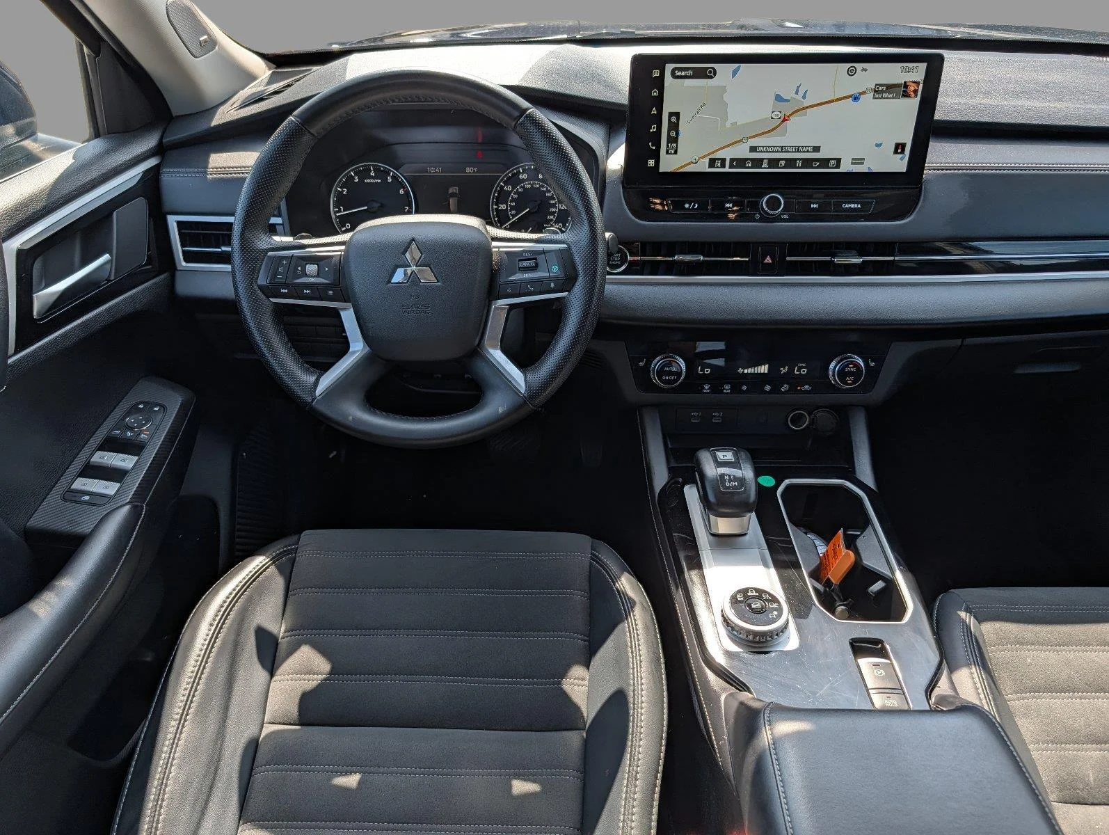 Used 2025 Cosmic Blue Metallic Mitsubishi SE image 27