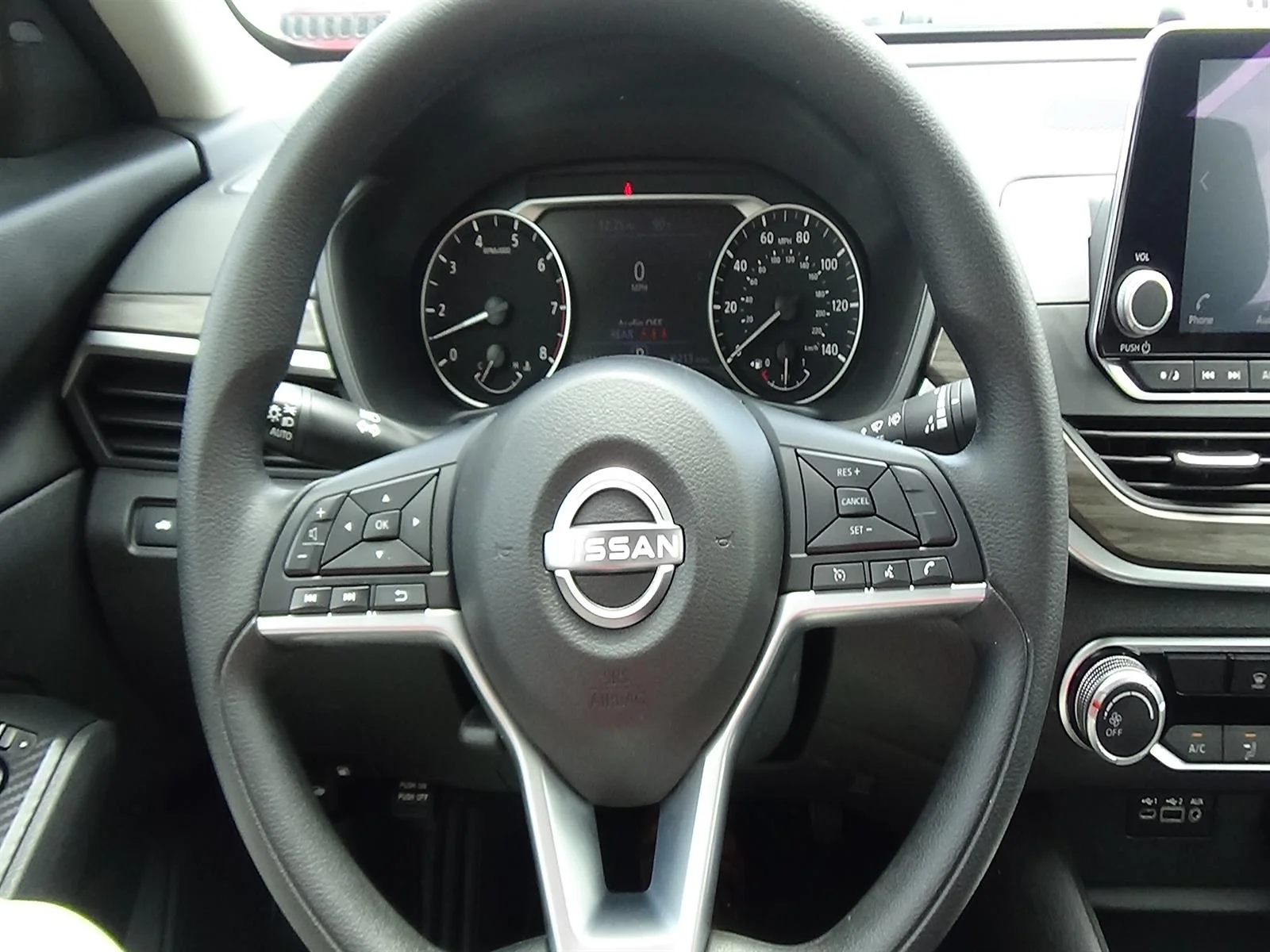 Used 2025 Gun Metallic (kad) Nissan 2.5 SV image 21