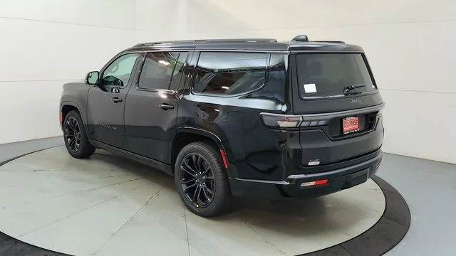 New 2026 High Gloss Black Exterior Paint Jeep Summit Reserve image 7